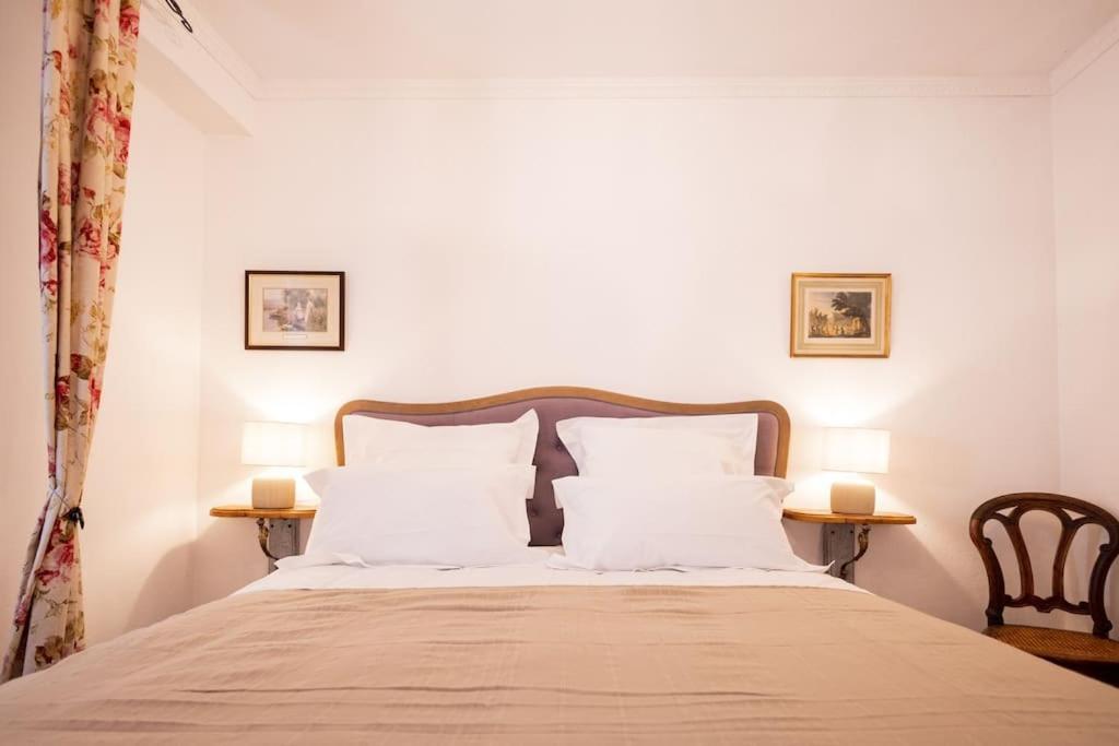 Le "Pied A Terre" - Appartement Plein Centre Avec Parking Prive Bourges Exterior photo